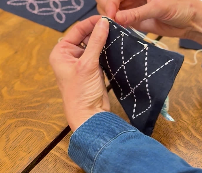 Japanese stitching: create decorative and functional textile gifts